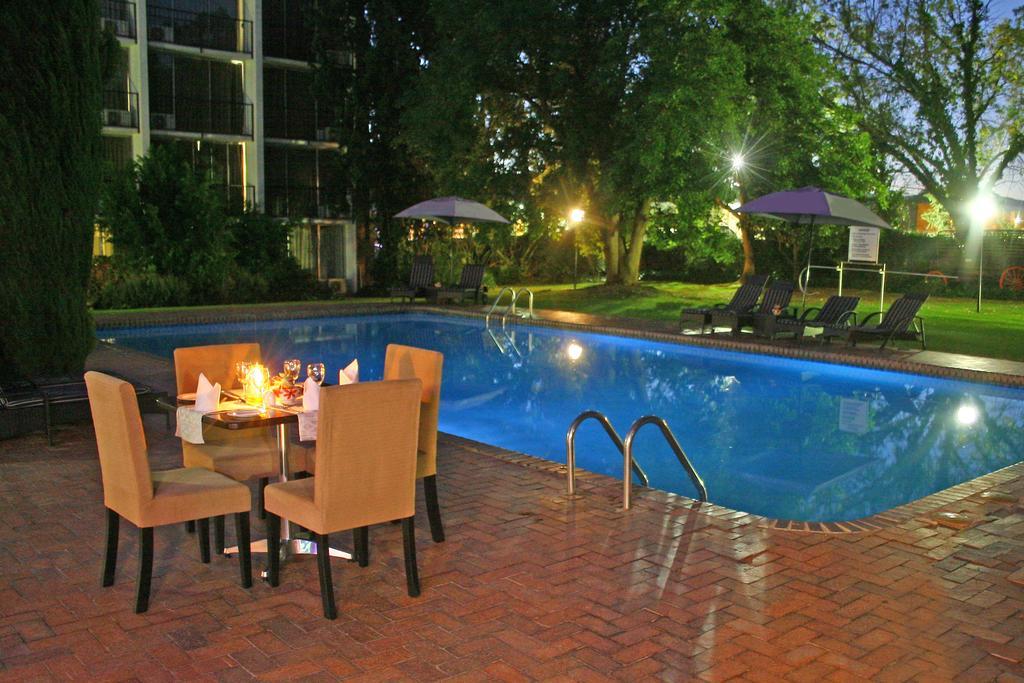 Oudtshoorn Inn Hotel Exterior photo